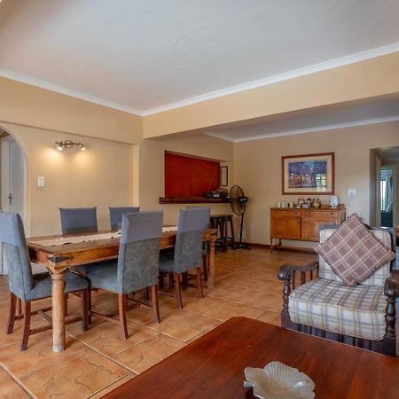 Durban Backpackers Bed & Breakfast Bagian luar foto